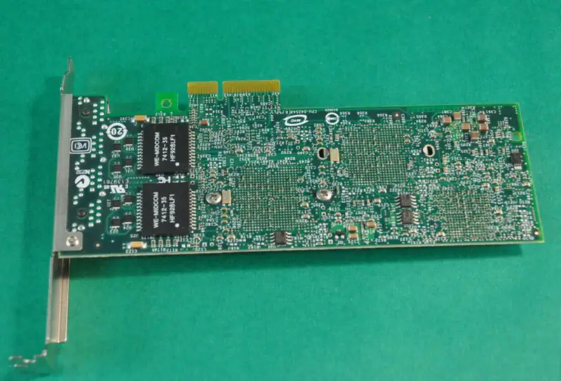 Intel Gigabit VT neliporttinen Gigabit Ethernet -verkkosovitin 0YT674 9404PT 82575G