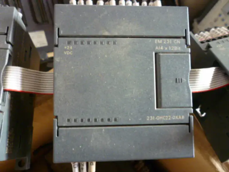 Siemens PLC 6ES7 EM231 231-OHC22-0XA8 Siemens PLC 6ES7 EM231 231-OHC22-0XA8