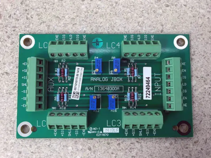 Analoginen JBox 13640300A