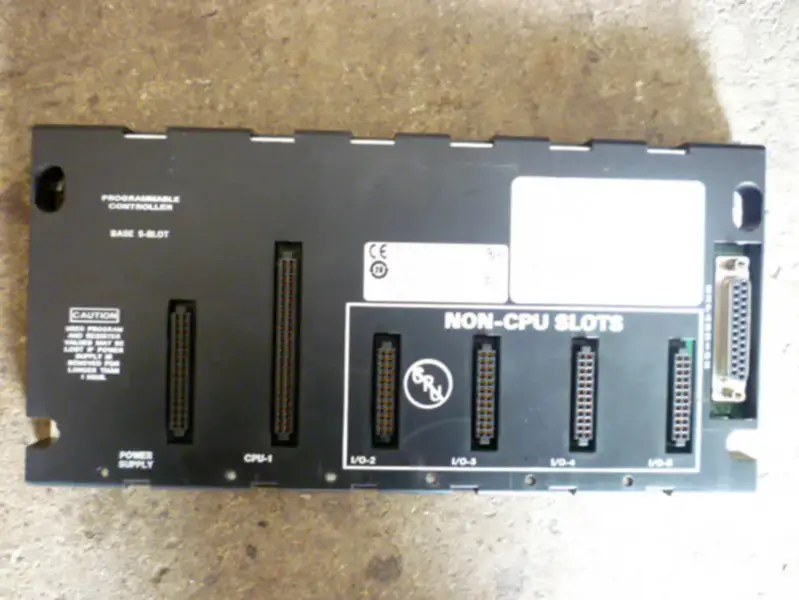 GE Fanuc PLC 90-30 -sarjan IC693CHS397M IC693CHS397M