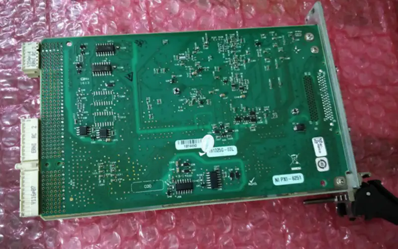 NI PXI-6251 PXI-suurnopeus-DAQ-kortti