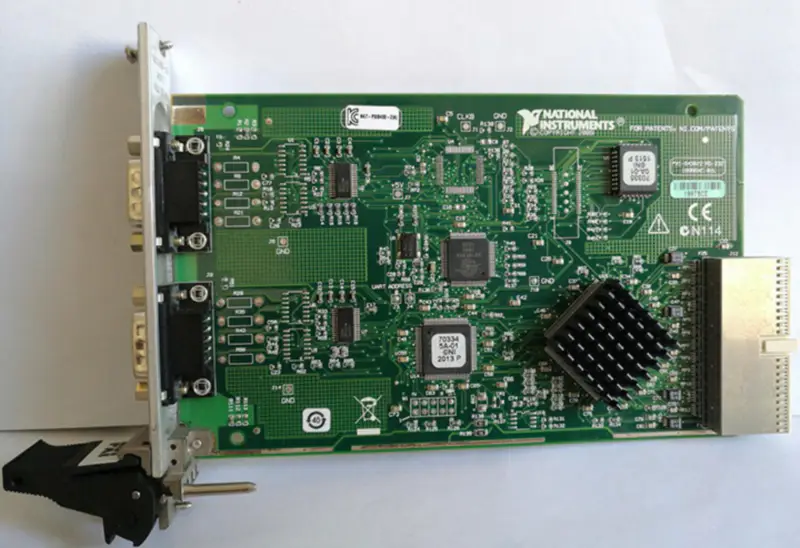 NI PXI-8430 2/4/8/16 RS232-sarjakortti nopeaan tiedonsiirtoon.