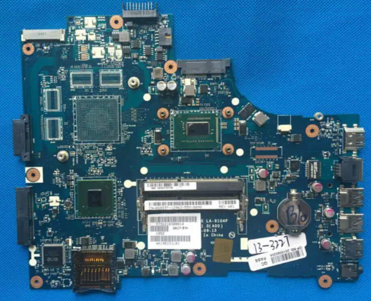 Dell 3521 -emolevy