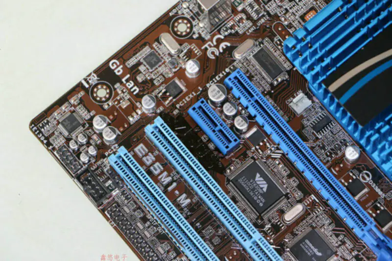 Asus E35M1-M -emolevy