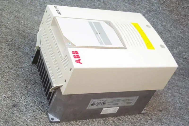 ABB ACS 300,ACS301-2P7-3 taajuusmuuttaja UUSI EI LAATIKOSSA ACS301-2P7-3