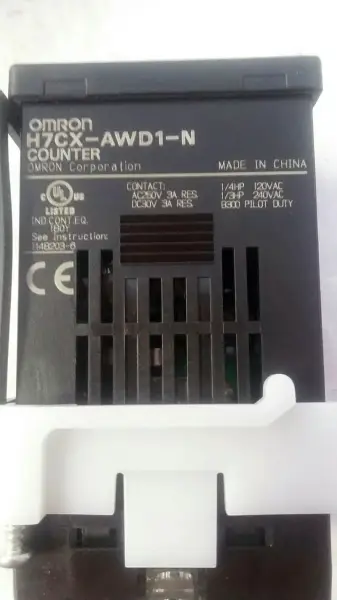 Omron H7CX-AWD1-N PLC-moduuli