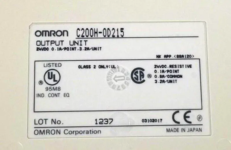 Omron C200H-OD215 PLC-moduuli