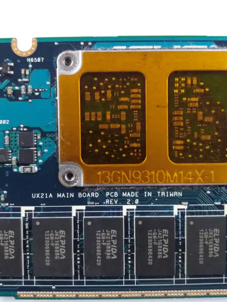 Asus 60-NKOMB1F04-B02 ATX-emolevy