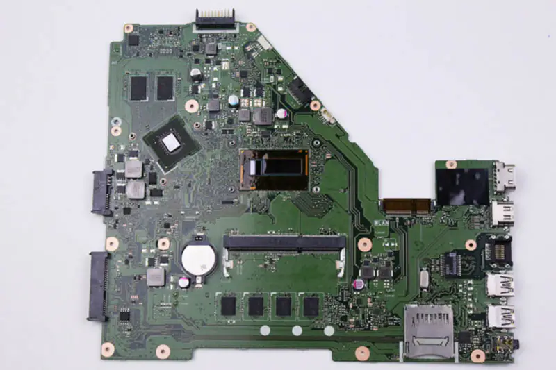 Asus 60NB04T0-MB8500 ATX-emolevy