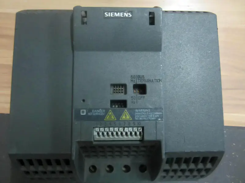 Siemens 6SL3211-0AB23-0UA1 G110 220V 3KW 3KW 3000W