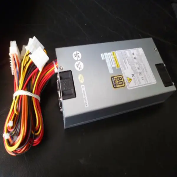 FSP AT -5V 1U P8P9 Nimellinen 300W huipputeho 450W kytkentävirtalähde FSP300-601U SPI3001UH FSP300-601U SPI3001UH