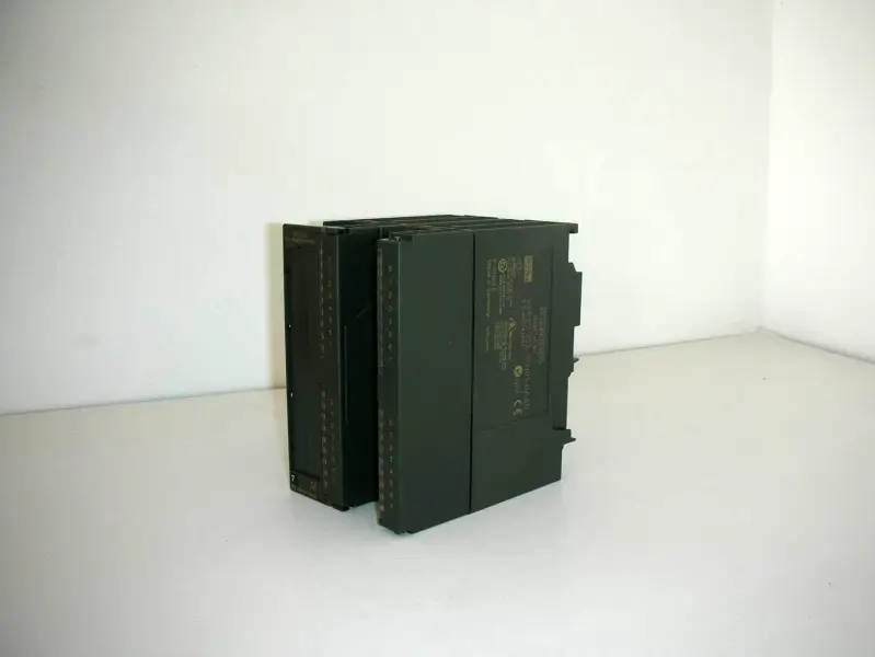 Siemens 6ES7322-1BH01-0AA0 PLC-ohjausjärjestelmä