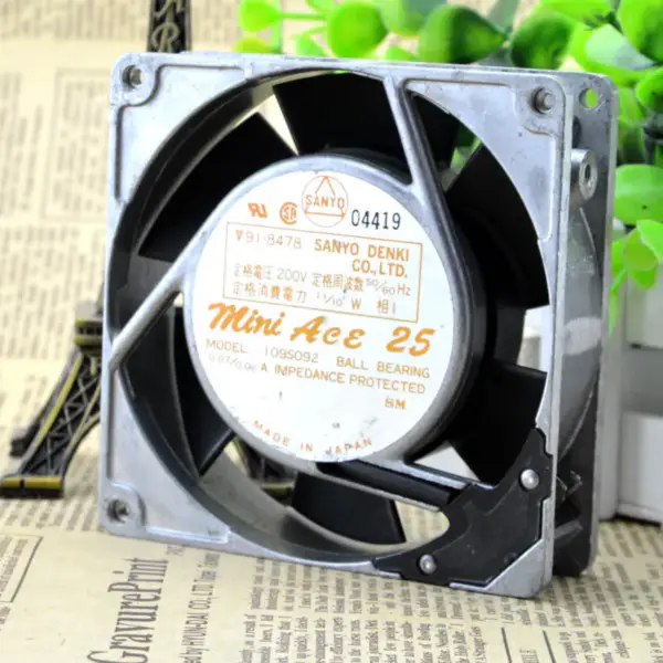 Sanyo 109S092 200V 11/10W 0.07/0.06A 90*90*25MM tuuletin 90*90*25MM tuuletin