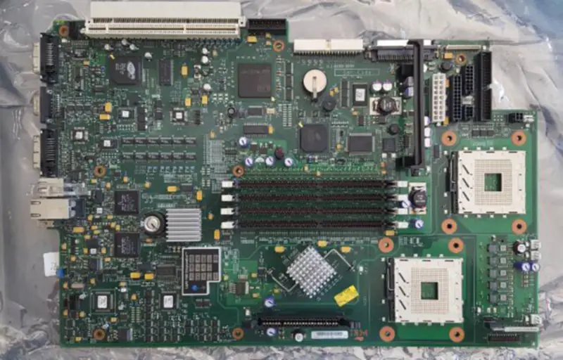 IBM XSeries X335 -palvelimen emolevy 48P9077