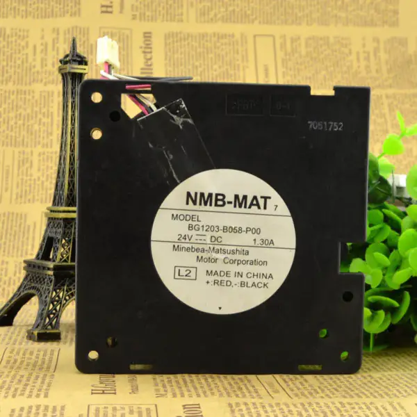 NMB 12CM 12032 tuuletin BG1203-B058-P00 24V 1.30A NMB 12CM 12032 tuuletin BG1203-B058-P00 24V 1.30A