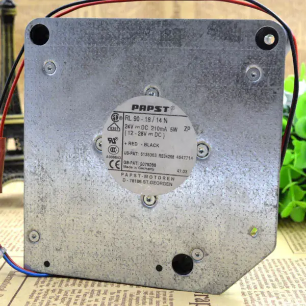 PAPST RL90-18/14N 24V 210MA 5W 2-johtiminen 120*120*37MM 12037