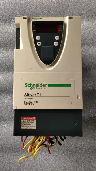 Schneider 71-sarja ATV71H075N4Z 0.75KW 380V