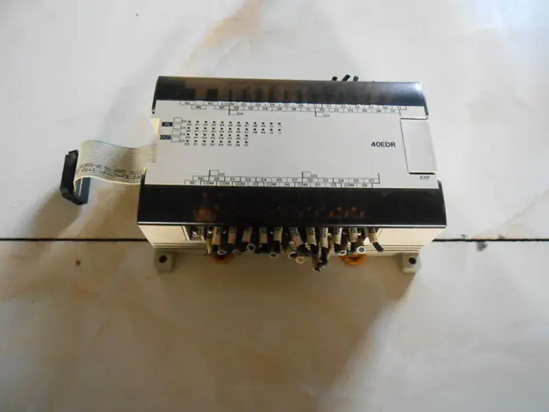 OMRON PLC CPM1A-40EDR xj xj