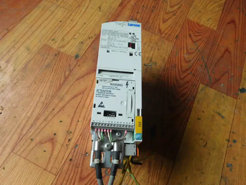 Lenze EDK82EV222 Taajuusmuuttajan taajuusmuuttaja