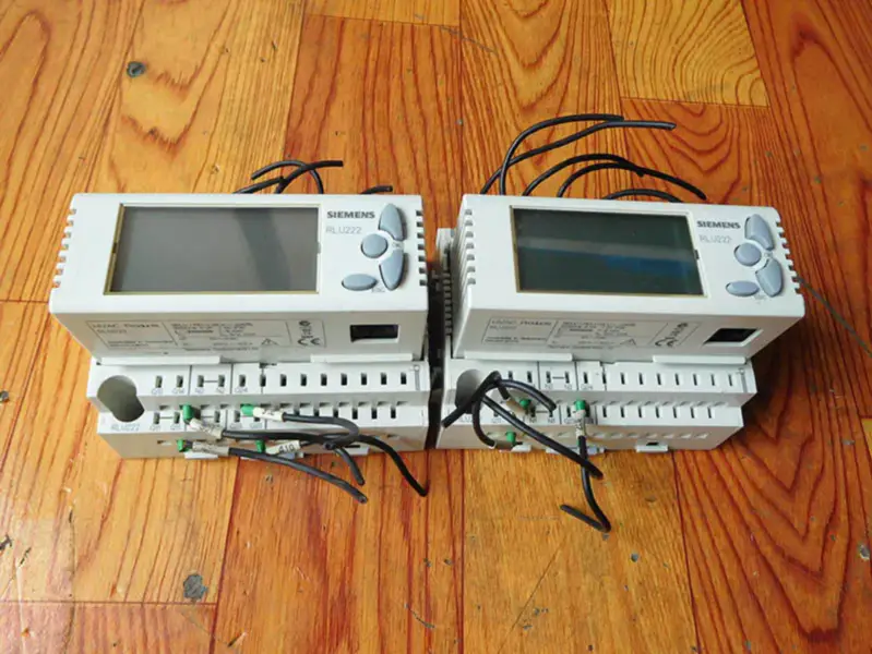 Siemens RLU222 Ilmastointilaitteen ohjain
