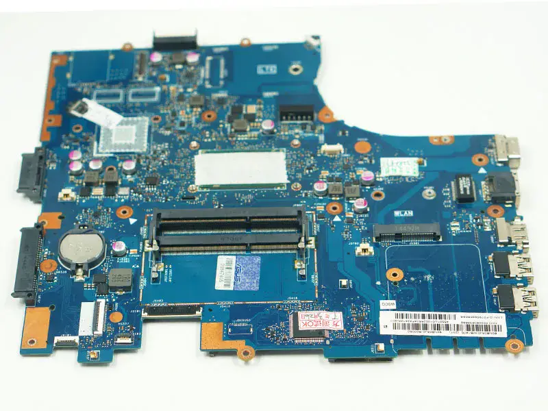 Asus PU551LA-emolevy integroidulla näytönohjaimella varustettuna