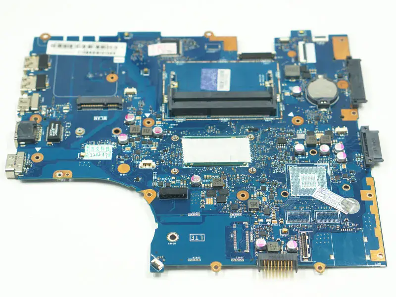 Asus PU551LA-emolevy integroidulla näytönohjaimella varustettuna