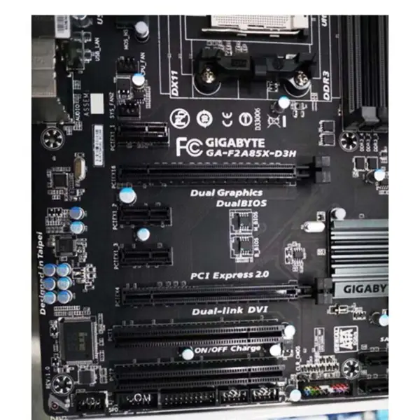F2a85x-d3h emolevy Gigabyte Fm2 -emolevylle