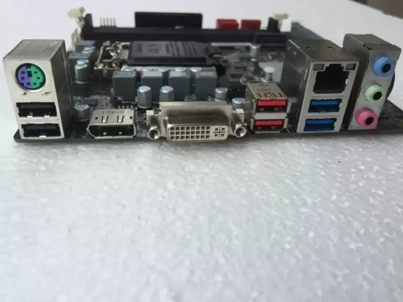 ECS B360H4-MI Emolevy B360 piirisarja Mini-ITX
