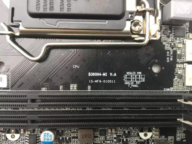 ECS B360H4-MI Emolevy B360 piirisarja Mini-ITX