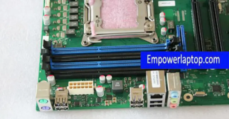 Fujitsu M720 D3128-A14 GS2 emolevy D3128 ATX Intel Socket 2011 SATA PCIe PCIe PCI