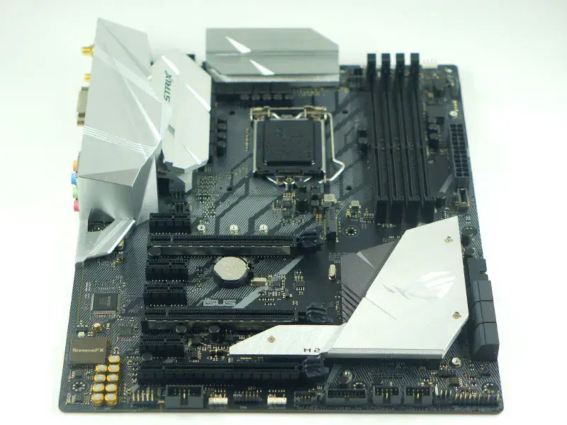 Asus STRIX Z370-E GAMING emolevy 7PCIE LGA1151 DDR4 Asus STRIX Z370-E GAMING emolevy 7PCIE LGA1151 DDR4