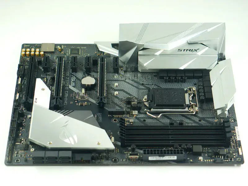 Asus STRIX Z370-E GAMING emolevy 7PCIE LGA1151 DDR4 Asus STRIX Z370-E GAMING emolevy 7PCIE LGA1151 DDR4