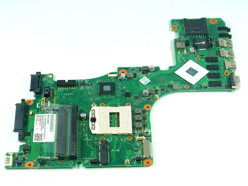 Toshiban emolevy L50T-A V000318130