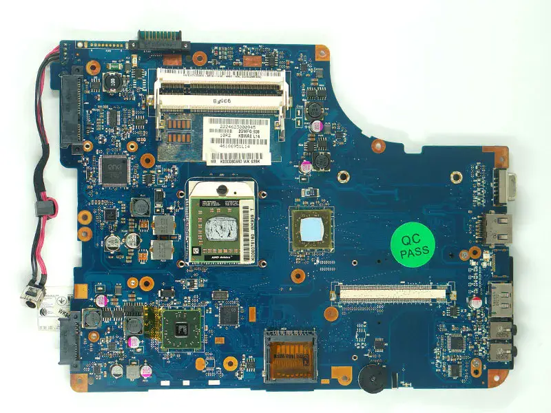 Toshiba Satellite 17'' L500D L505D NSWAE LA-5332P K000093250 Emolevy