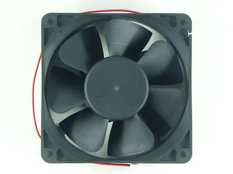 ADDA AD1224UB-F51 tuuletin