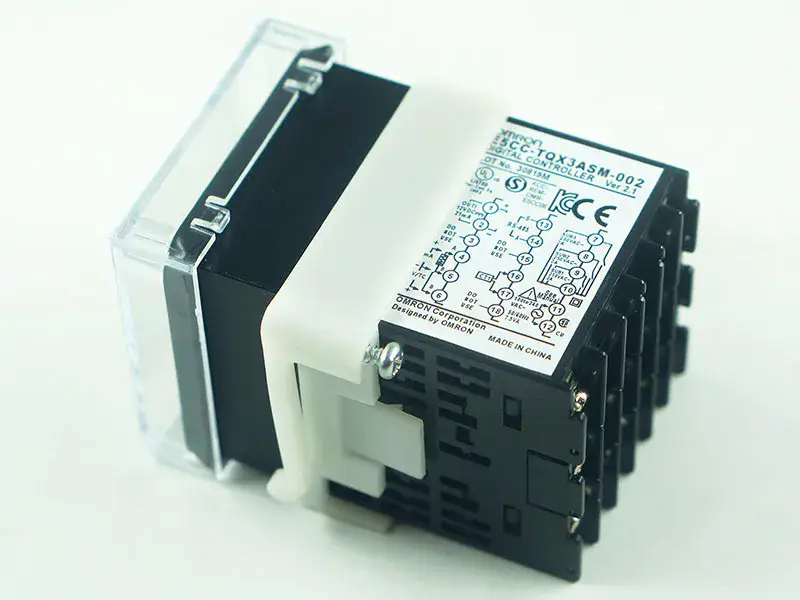 Omron E5CC-TQX3ASM-002 lämpötilansäädin