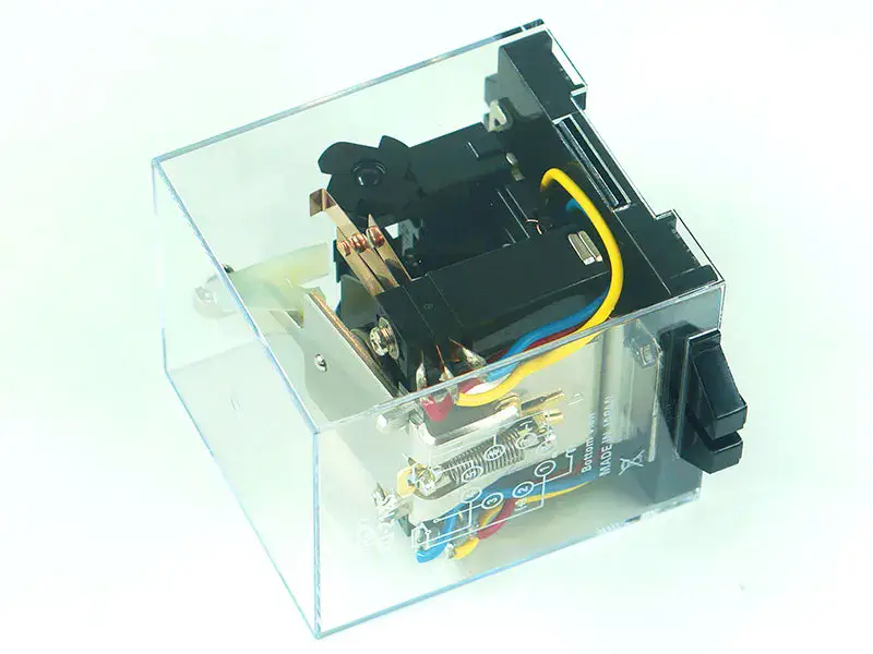 Omronin rele G4Q-212S DC24V DC24V