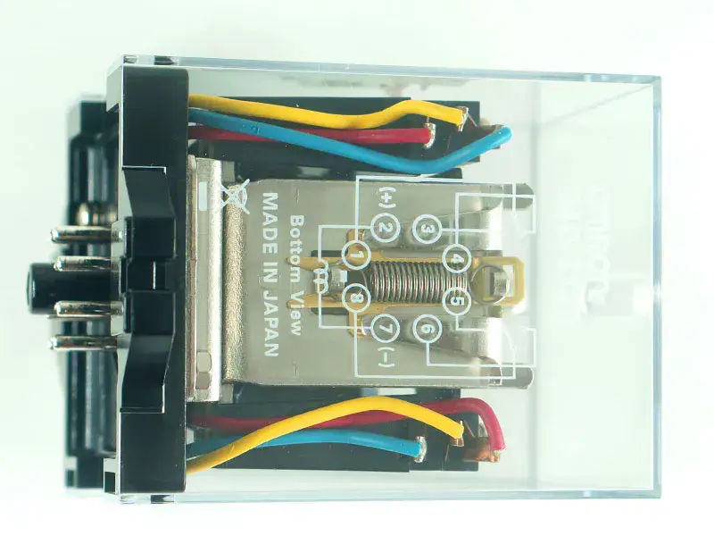 Omronin rele G4Q-212S DC24V DC24V