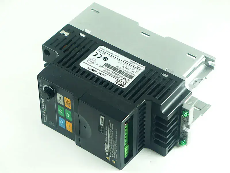 Omron 3G3JZ-AB004 PLC-moduuli