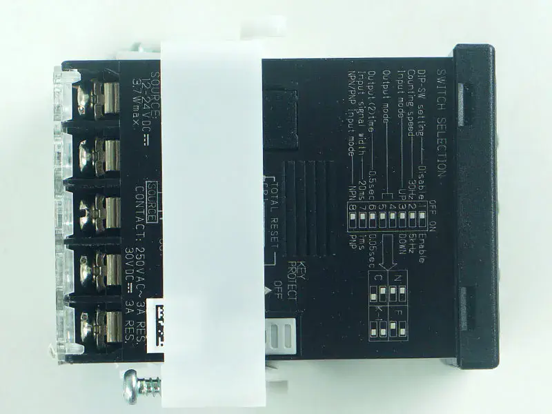 Omronin laskuri H7CX-AD-N