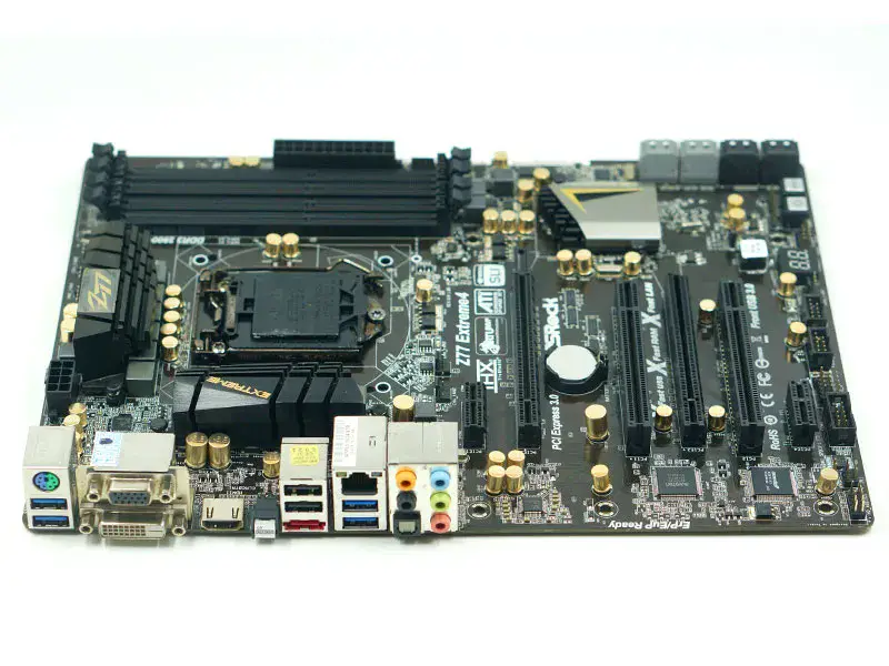 Asrock Z77 Extreme4 -emolevy
