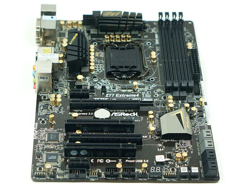 Asrock Z77 Extreme4 -emolevy