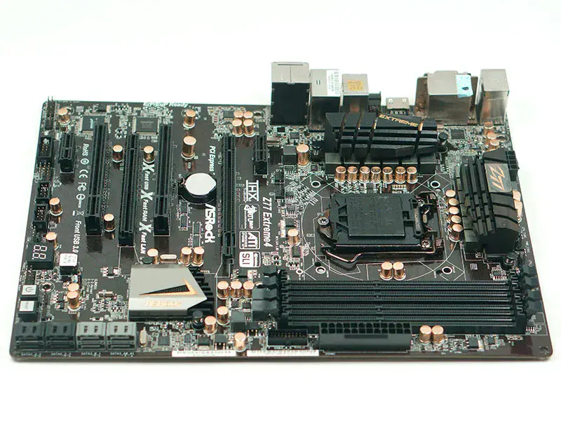 Asrock Z77 Extreme4 -emolevy