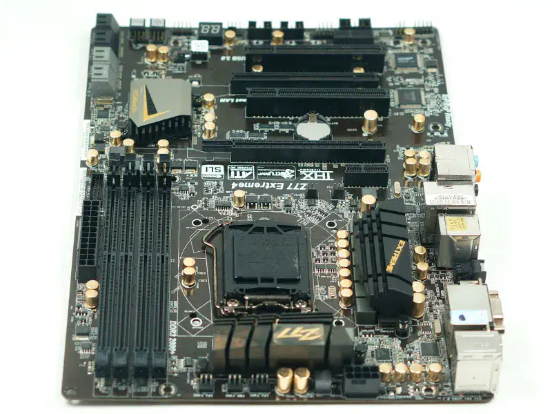 Asrock Z77 Extreme4 -emolevy