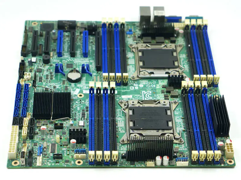 Intel S2600CP X79 -palvelinemolevy LGA2011 (Intel S2600CP X79)