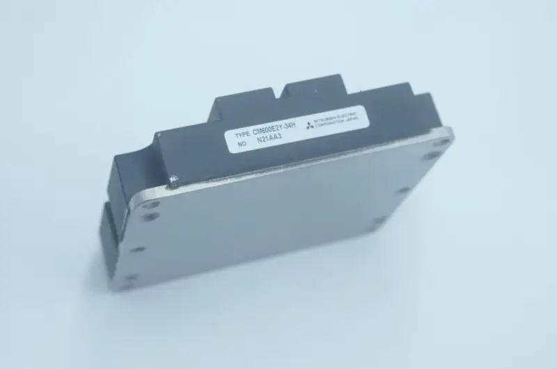 Mitsubishi CM600E2Y-34H IGBT-moduuli