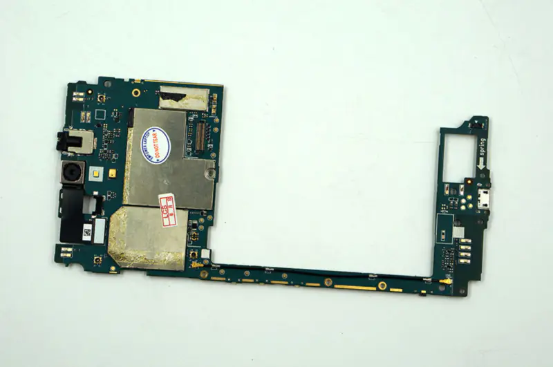 Sony Xperia C5 E5533 E5563 emolevy lukitsemattomilla siruilla varustettuna