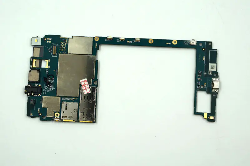 Sony Xperia C5 E5533 E5563 emolevy lukitsemattomilla siruilla varustettuna