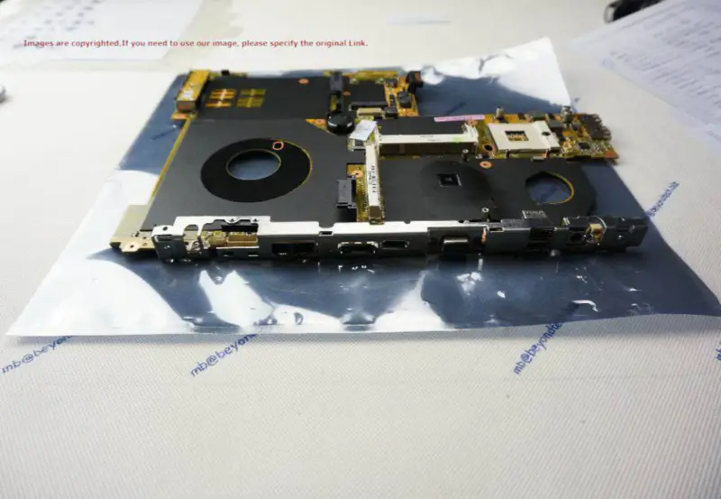 Asus F8V -emolevy