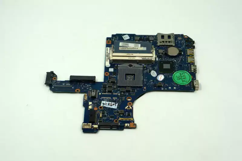 Toshiba SATELLITE S55-A5295 S55 H000057570 Emolevy Toshiba SATELLITE S55-A5295 S55 H000057570 Emolevy